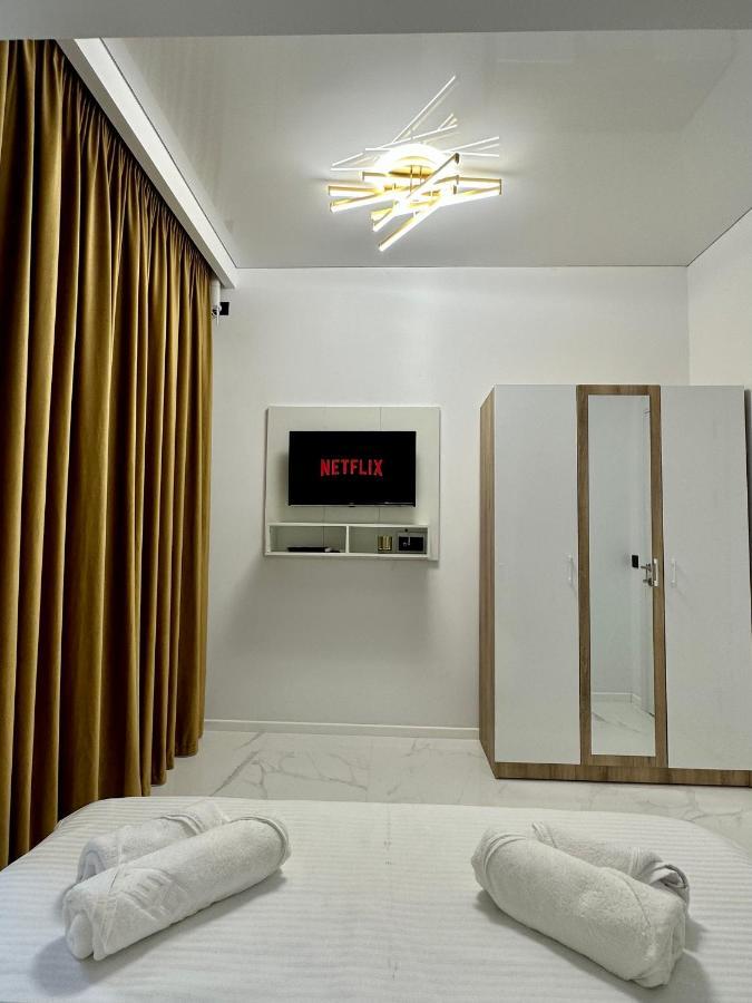 Studio303 By Allegio: Mamaia'S Seaside Luxury Near Finest Clubs & Beaches Extérieur photo