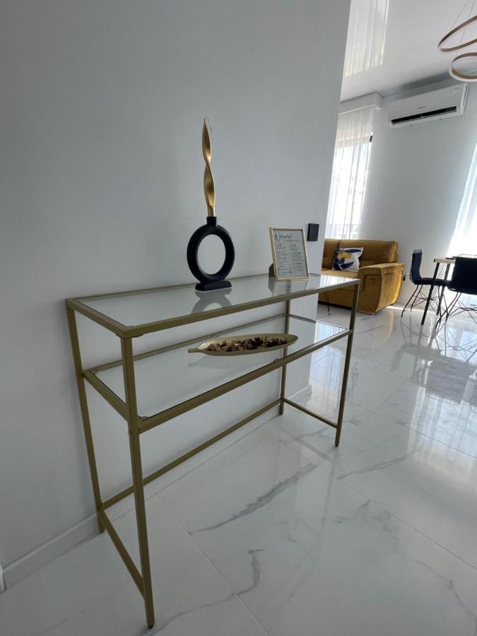 Studio303 By Allegio: Mamaia'S Seaside Luxury Near Finest Clubs & Beaches Extérieur photo