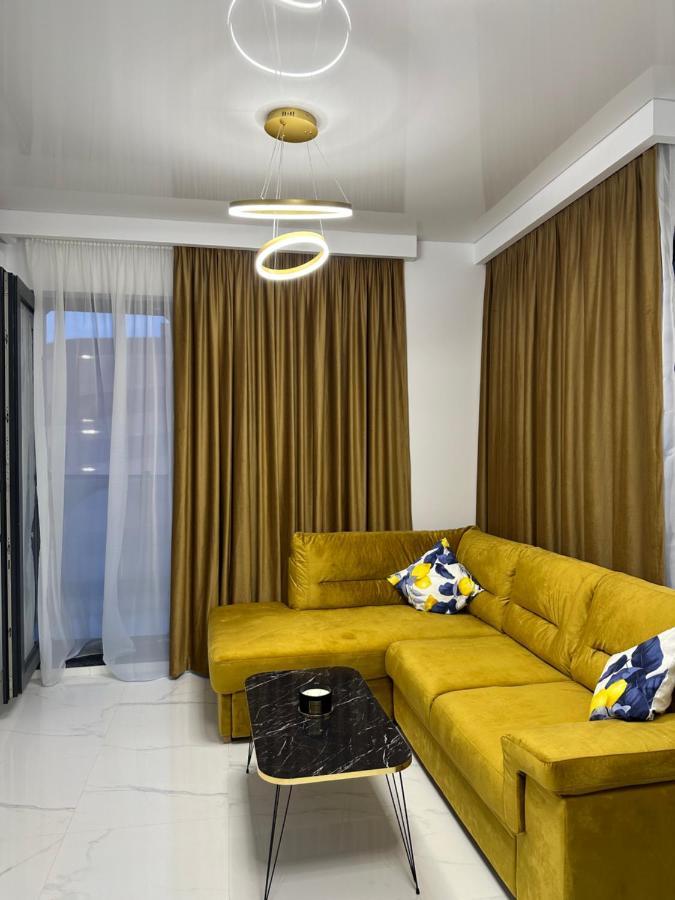 Studio303 By Allegio: Mamaia'S Seaside Luxury Near Finest Clubs & Beaches Extérieur photo