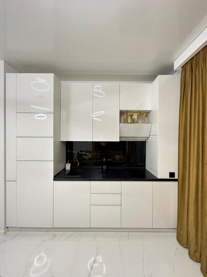 Studio303 By Allegio: Mamaia'S Seaside Luxury Near Finest Clubs & Beaches Extérieur photo